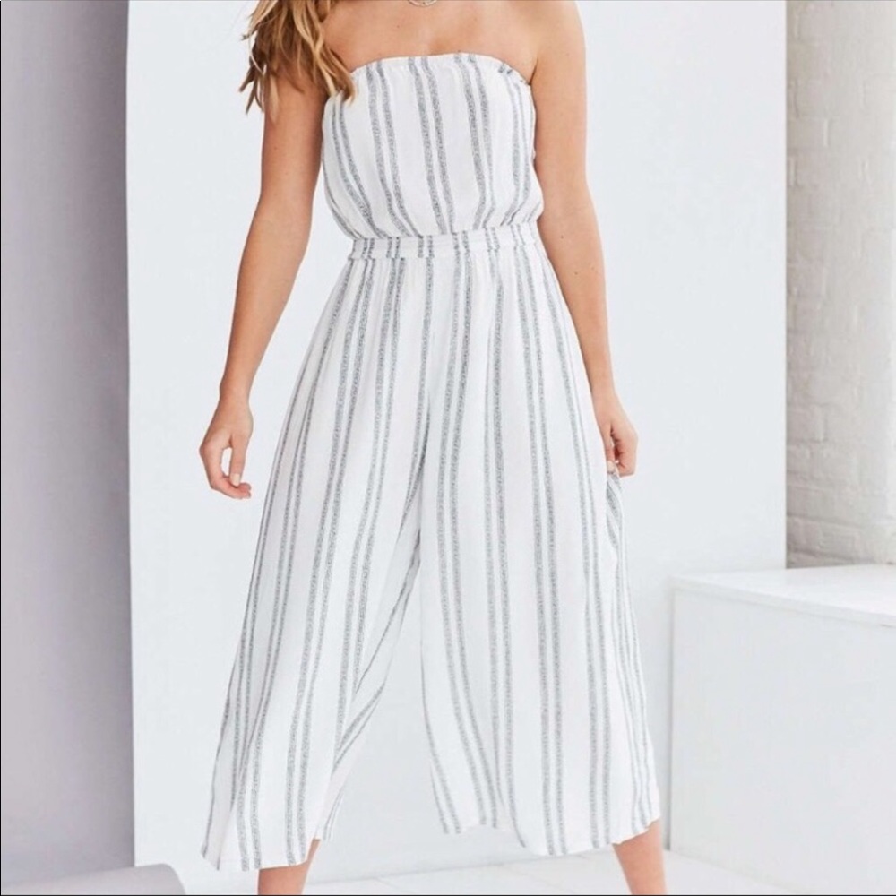 EUC White & Grey Strapless Jumpsuit!